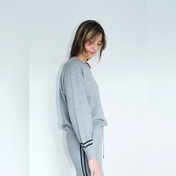 360 Cashmere Carrie Crewneck Knit in Heather Grey, SZ XS - Picture 4 of 11